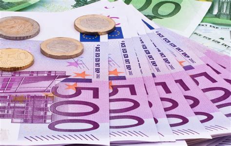1 euro to php|naira euro exchange rate.